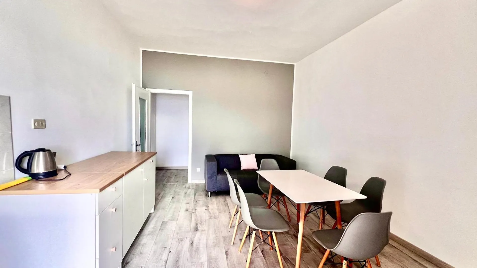 Nuovi Appartamenti Neli 산 제노 디 몬타냐 아파트